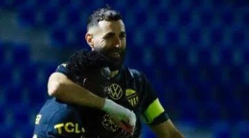 صفقة كبرى.. كريم بنزيما ينتقل إلى صفوف الهلال السعودي حتى يونيو 2027